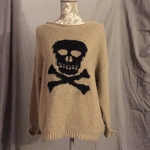 Knit sweater with skull design